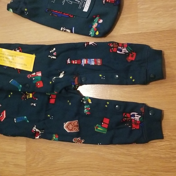 Vincent Moustache x Indigo Christmas pyjama, 6-12 months snug fitting NWT - Picture 5 of 8